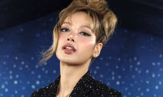 Lisa (BlackPink) vào danh sách mặc xấu nhất Met Gala 2025