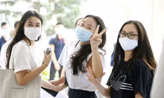 Những nữ sinh duyên dáng bịt khẩu trang vẫn vô cùng thần thái trong mùa thi 2020