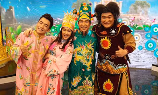 Mạnh Dũng và các nghệ sĩ trong buổi ghi hình Táo Quân 2017.