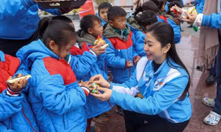 Mang Đông ấm đến học sinh vùng cao
