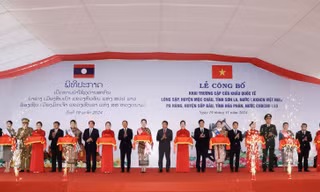 Tưng bừng khai trương cặp cửa khẩu quốc tế Lóng Sập - Pa Háng