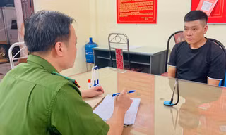 Tạm giữ đối tượng cưỡng đoạt tiền của xe hàng tại cửa khẩu ở Lào Cai