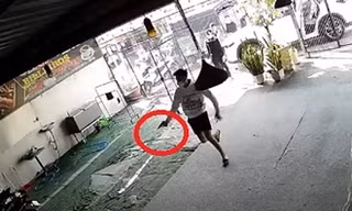 Clip nhóm người hét lớn ‘bắn nó’ rồi nổ súng trong quán bida ở Vĩnh Long