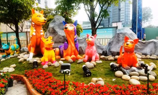 Đường hoa Nguyễn Huệ được trang hoàng ra sao?
