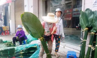 Chợ lá dong nửa thế kỷ ở Sài Gòn tấp nập ngày 28 Tết