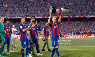 Iniesta khẳng định tương lai tại Barca