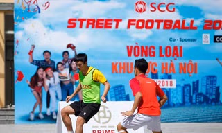 Tranh tài đỉnh cao bóng đá đường phố ở phố đi bộ Hồ Gươm