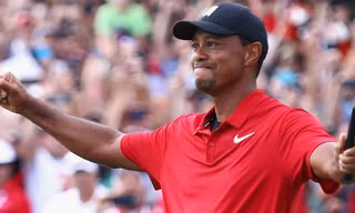 Nghìn người theo chân Tiger Wood khi vô địch Tour Championship