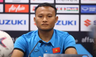 Tuyển Việt Nam có nguy cơ mất Trọng Hoàng tại chung kết lượt đi