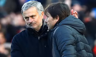 M.U dựng 'xe bus hai tầng' khi đấu Chelsea?