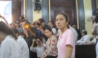 Người đẹp Mỹ Xuân gầy gò trong phiên xét xử