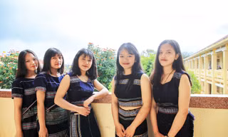 Học sinh dân tộc K'Ho ở huyện Lạc Dương