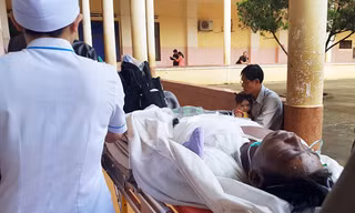 Người chồng bị bỏng nặng phải chuyển đi TPHCM cứu chữa