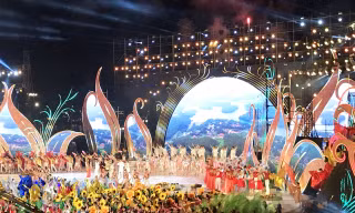 Cảnh diễn nghệ thuật tại lễ khai mạc Festival hoa Đà Lạt 2019