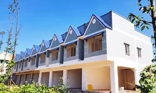 Nhà dịch vụ của bến xe bị biến thành dãy nhà mặt phố