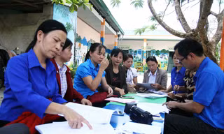 một số giáo viên thắc mắc chuyện thu hồi tiền