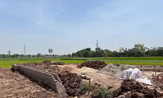 Hà Nội: Để xảy ra vi phạm về đất đai, 2 chủ tịch xã bị tạm đình chỉ 