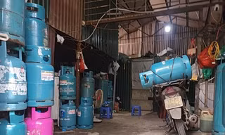 Hà Nội: Hàng chục phòng trọ, đại lý gas, phế liệu 'mọc' trên đất dự án