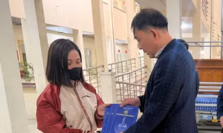 Lãnh đạo huyện Thường Tín thăm hỏi, hỗ trợ gia đình nạn nhân vụ cháy