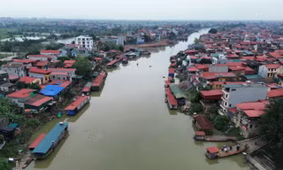 186 hộ dân thôn Nguyệt Đức đều sống trên thuyền