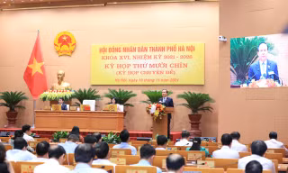 HĐND TP Hà Nội xem xét chi thu nhập tăng thêm cho cán bộ, công chức, viên chức 