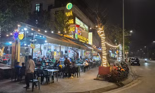 Hà Nội: Chiếm lòng đường, vỉa hè để kinh doanh