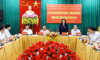 Các đại biểu thảo luận tại hội nghị