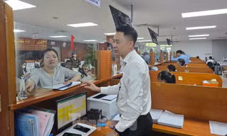 Hà Nội: Ra khuyến cáo về người dân ‘ùn ùn’ đi xin xác nhận để mua nhà xã hội