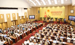 Kỳ họp thứ 12, HĐND TP. Hà Nội đã biểu quyết, thông qua nhiều nội dung quan trọng