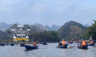 Chưa khai hội, chùa Hương đã đón hơn 2 vạn lượt khách trong 4 ngày Tết