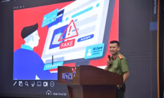 Trinh sát Phòng An ninh Chính trị Nội bộ Công an TP. Hà Nội chia sẻ về cách xây dựng 'hệ miễn dịch' với lừa đảo qua mạng