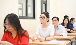 Đáp án tham khảo môn Ngữ văn kì thi tốt nghiệp THPT năm 2025