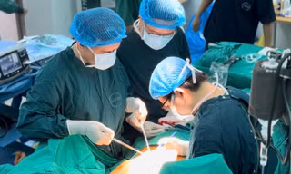 Không triệu chứng, khối u hiểm âm thầm phát triển nhanh khiến cô gái đối mặt nguy cơ ung thư