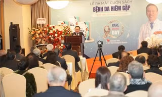 Giáo sư đầu ngành công bố gần 50 bệnh da hiếm gặp
