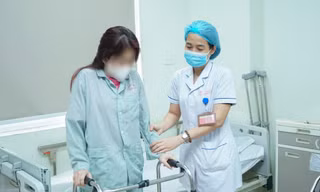 Cô gái bị bệnh xương hóa đá cực kỳ hiếm gặp, 200.000 người mới có 1 người mắc
