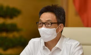 Phó Thủ tướng Vũ Đức Đam chủ trì cuộc họp chiều 13/8. Ảnh: Đình Nam
