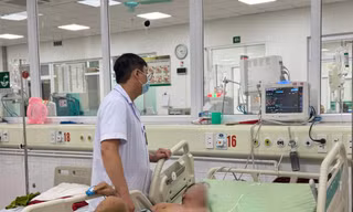 Cả gia đình 5 người nhập viện vì loại vi khuẩn thường xuất hiện khi mưa, lũ