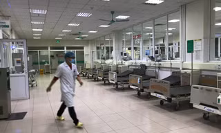 Ngày 15/5, Việt Nam tăng mạnh ca COVID-19, bệnh nhân nặng và ca thở máy