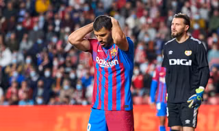Trung vệ Inigo Martinez thể hiện sự thất vọng