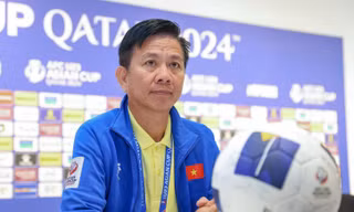 HLV Hoàng Anh Tuấn trả lời họp báo sau trận đấu,