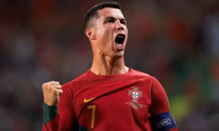 CR7 rực sáng trong ngày Bồ Đào Nha vượt qua vòng loại Euro 2024