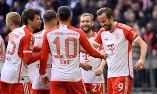 Bayern Munich ăn mừng chiến thắng.