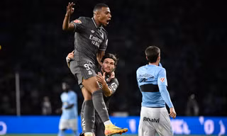 Mbappe ăn mừng bàn thắng.