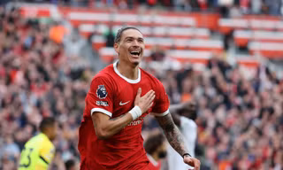 Tiền đạo Darwin Nunez ăn mừng sau khi ghi bàn thắng vào lưới West Ham