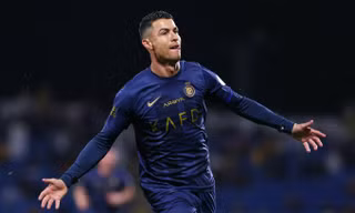 Ronaldo lập hat-trick thứ hai liên tiếp.