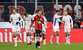  Koopmeiners (Số 7) tỏa sáng đưa Atalanta vào bán kết.