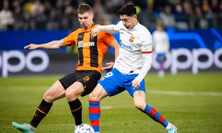 Chân sút Lewandowski mất hút trong trận thua của Barcelona