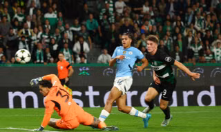 Gyokeres nhấn chìm Man City. 