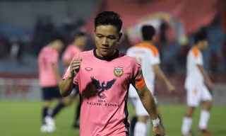 Tiền vệ Đinh Thanh Trung.