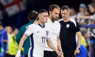 Phil Foden và HLV Gareth Southgate.